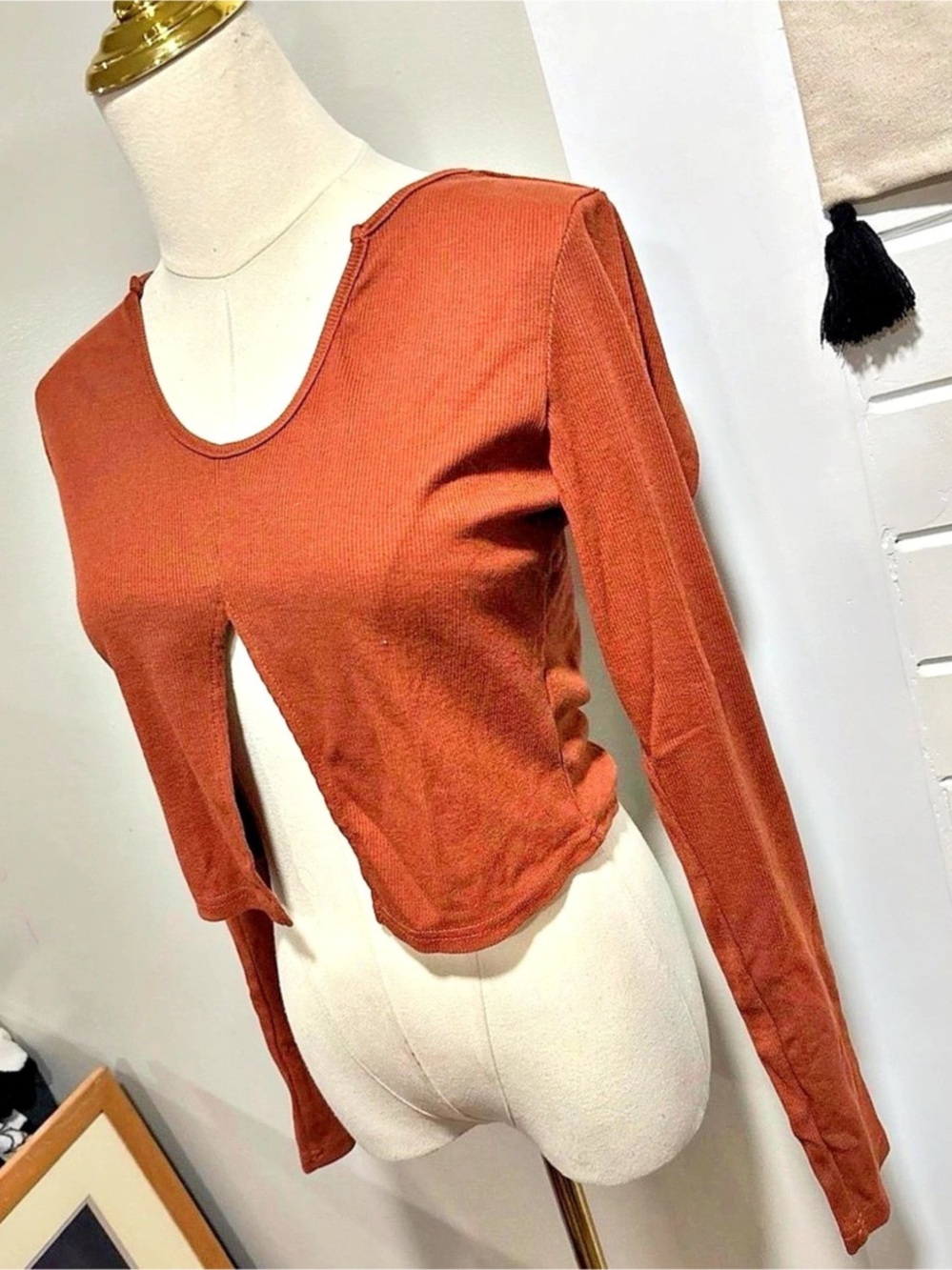 Rusty Ribbed Long Sleeve Split Front Crop Top - Picture 2 of 2